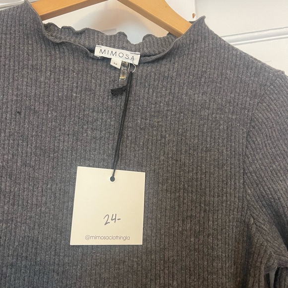 Gray Mimosa Scalloped Long Sleeved Top - Picture 3 of 3